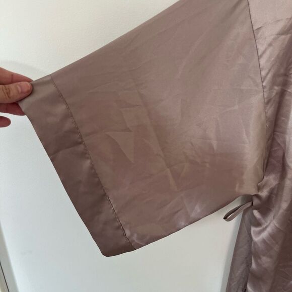 Victoria's Secret Satin Mauve Kimono Sleeve Short Wrap Robe Dress Gown - Picture 5 of 7